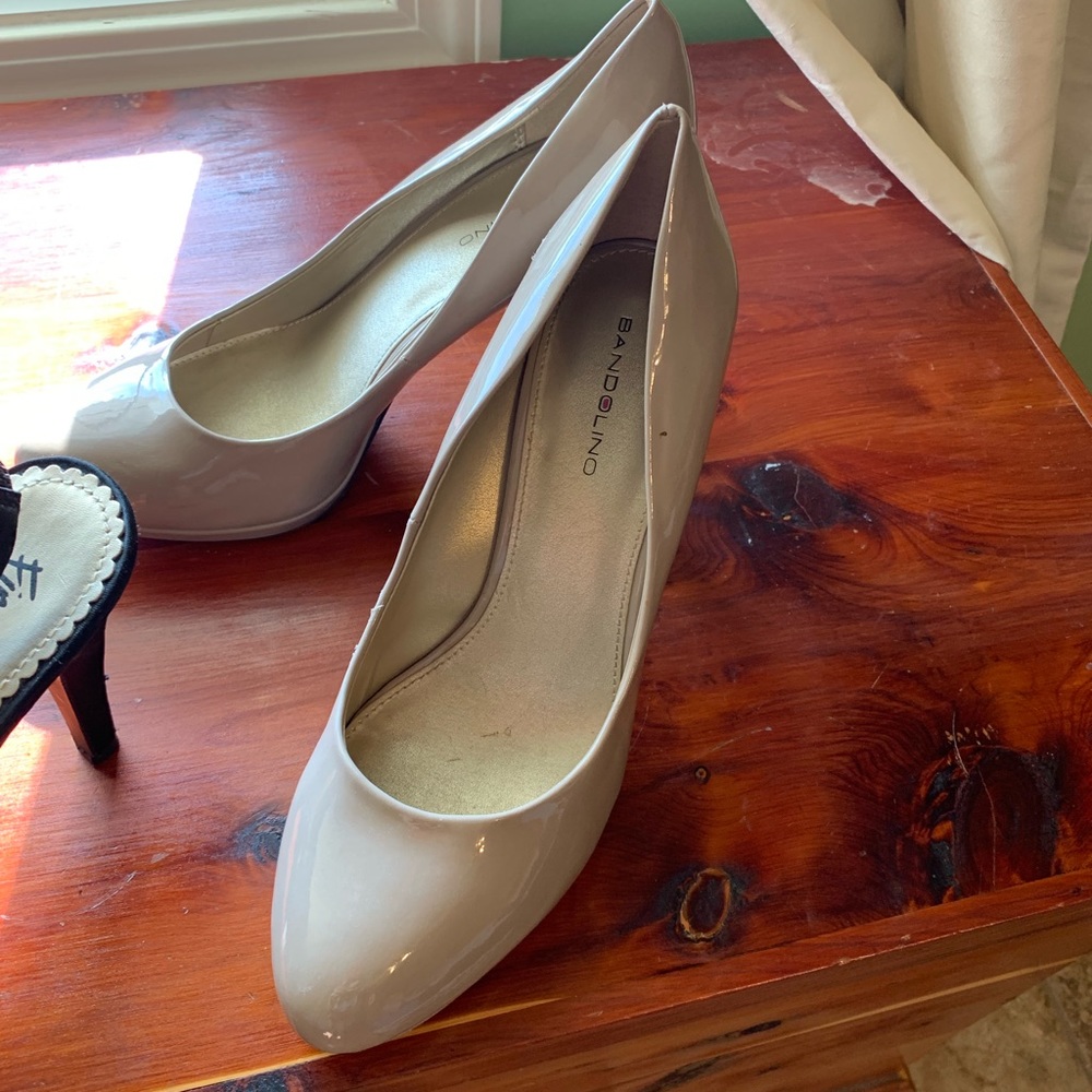 Tans heels